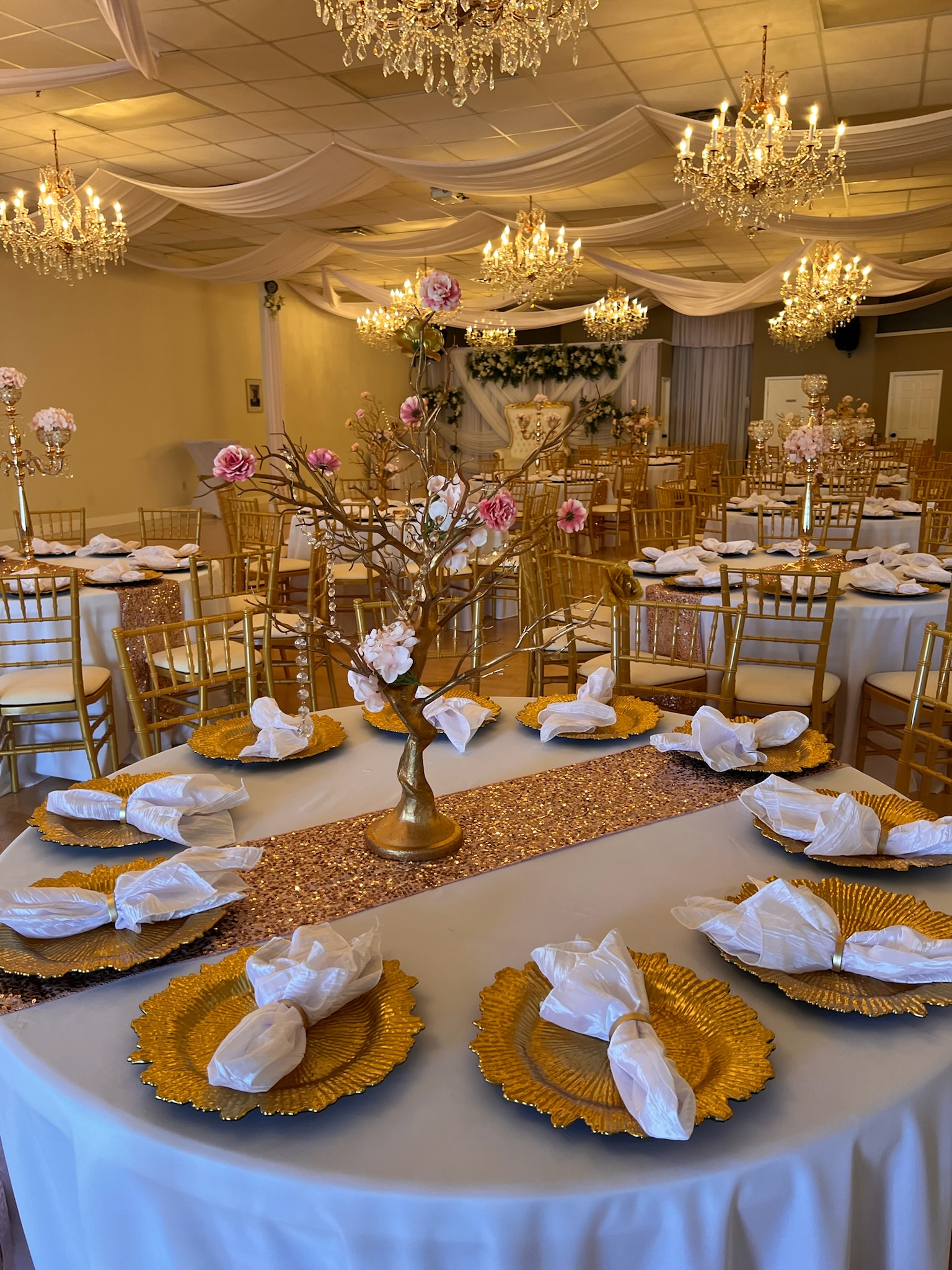 Styled table detail at Nencini Ballroom